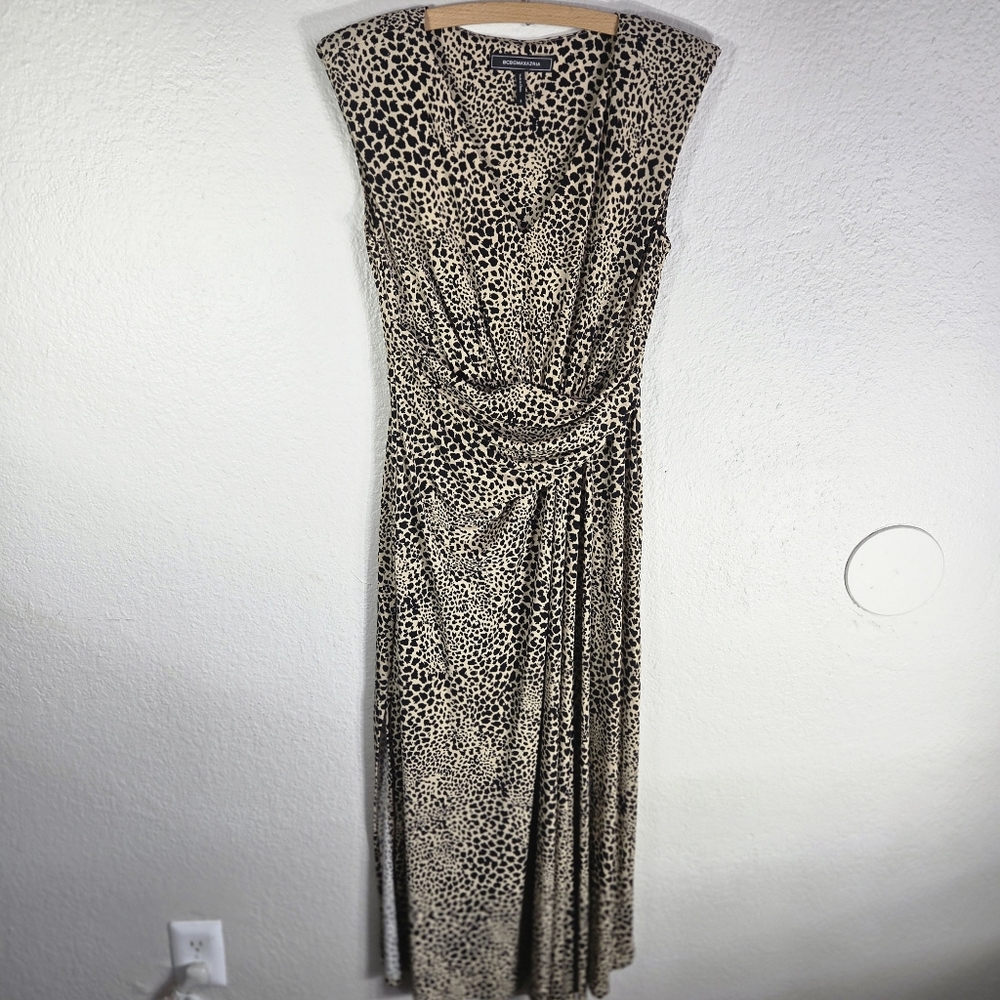 BCBGMaxazria Leopard Print Maxi Dress Size Small Ruched Front Sleeveless V-Neck
